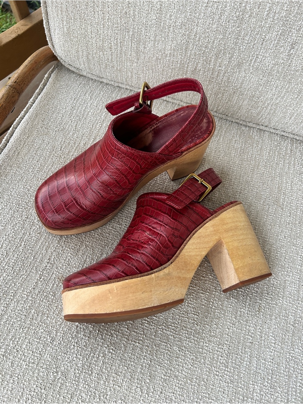 Charlotte Stone Red Croc-Embossed Leather Platform Clogs - Picture 3 of 5